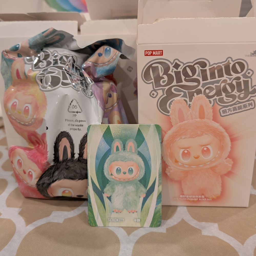 ⚡ Pop Mart x THE MONSTERS Big into Energy Labubu - Serenity
